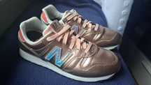 Buty New Balance 373 kolor różowe złoto rozmiar 38