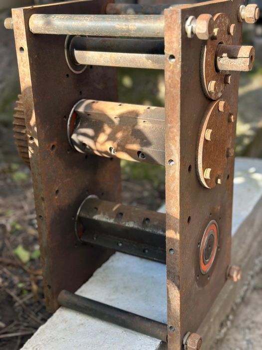 Подрібнювач гілок, дробилка, дробилка веток (все зо на фото)