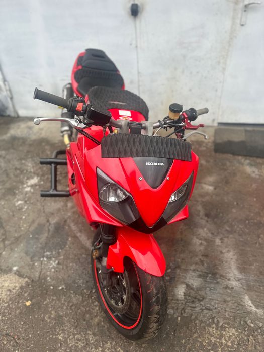 Honda cbr 600 f4i Stuntriding