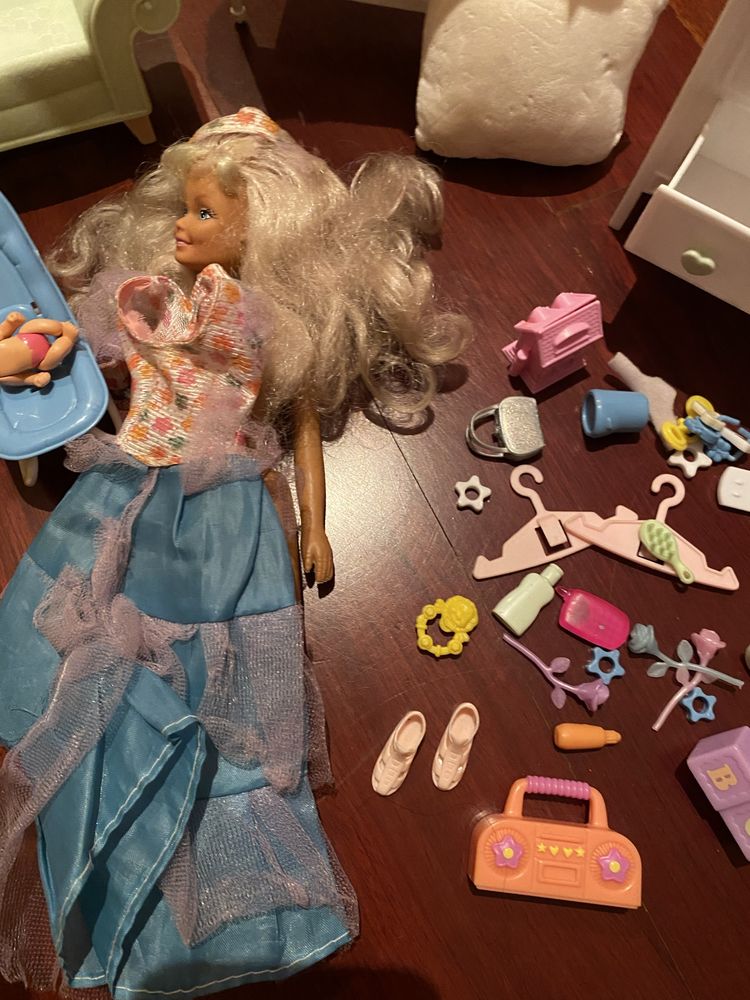 Barbie com acessorios