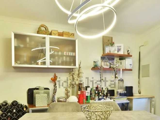 Conjunto de Aparador de sala + Louceiro de parede + 2 Prateleiras