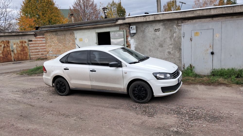 Фольцваген поло 2016 року