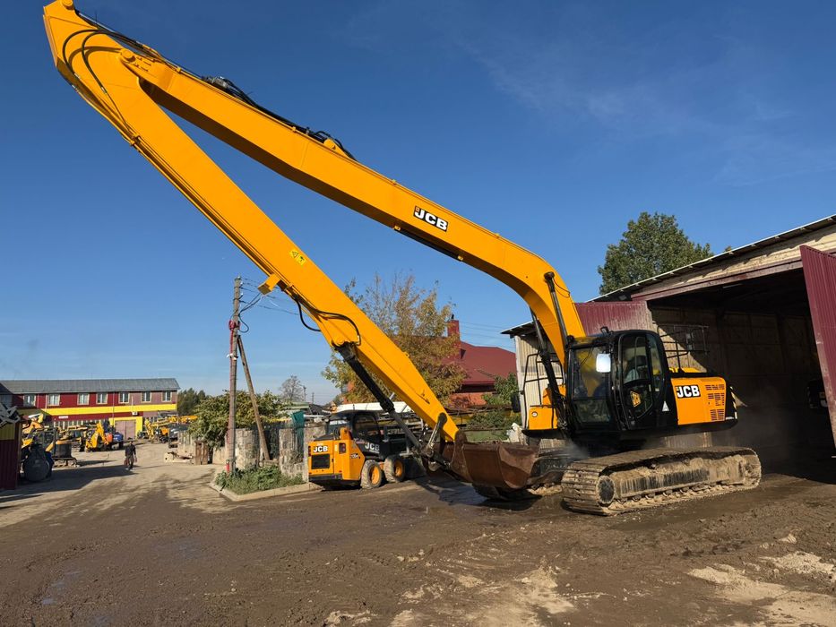 Koparka JCB Long 17 metrów
