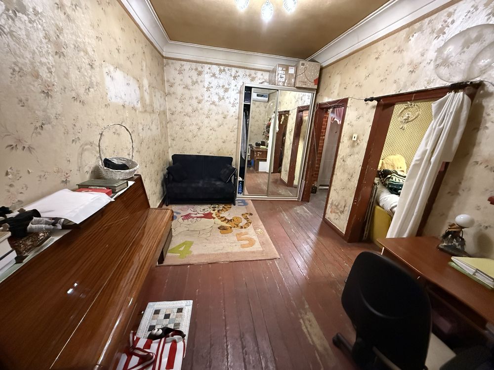 Продается двухкомнатная квартира в центре 12 апреля/победа