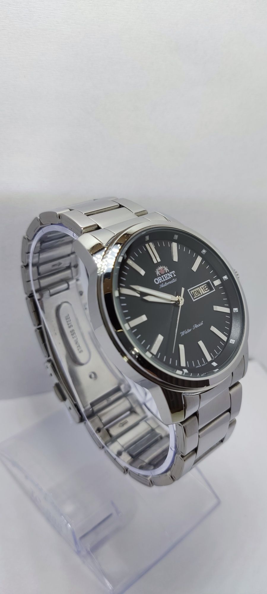 #7*Orient FEM 7J003B9 Automatic Day and Date.
100%
OPINI