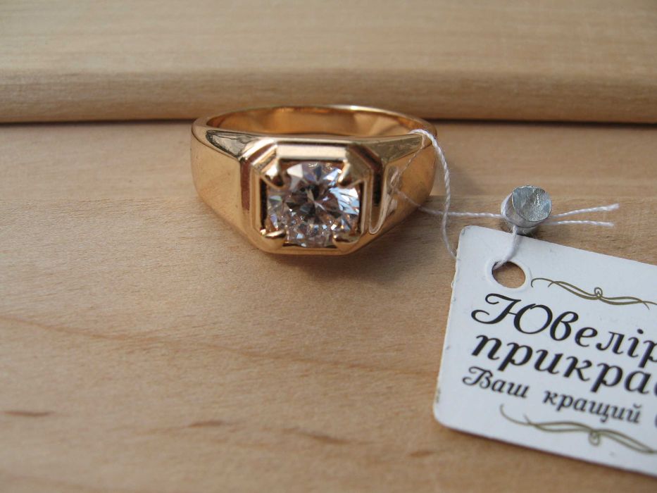 Кільце з каменем в позолоті біжутерія р 21