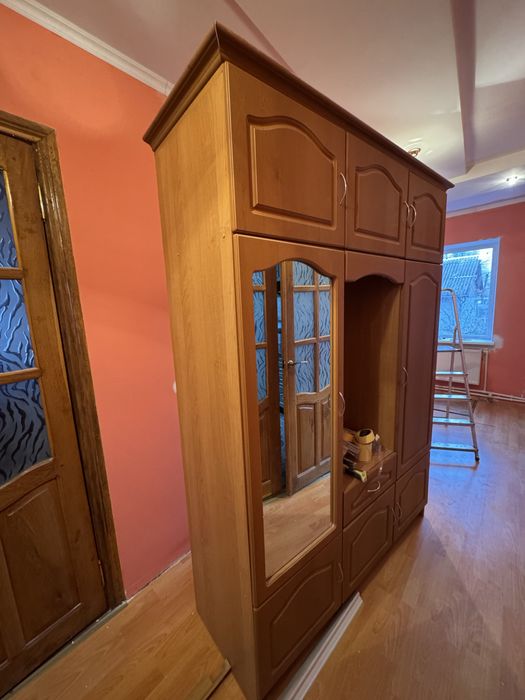 Продам шафу в коридор