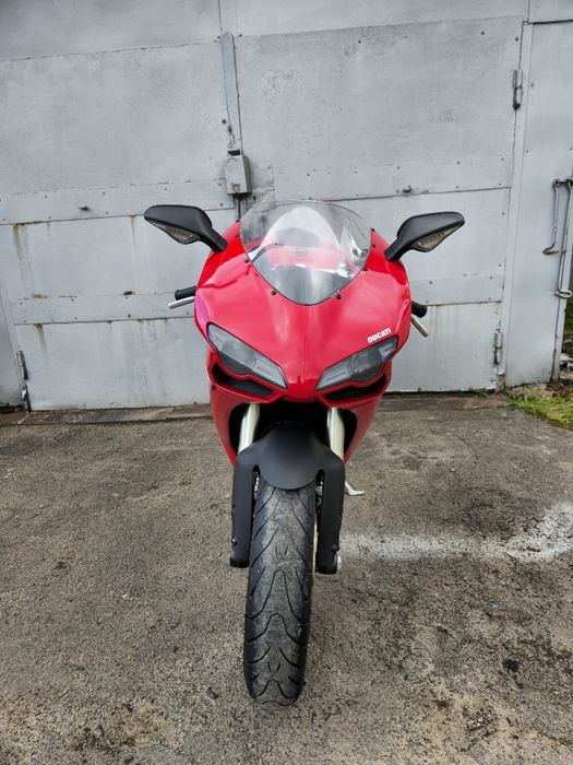 Спортивний мотоцикл. Спортбайк. Ducati 848 evo.