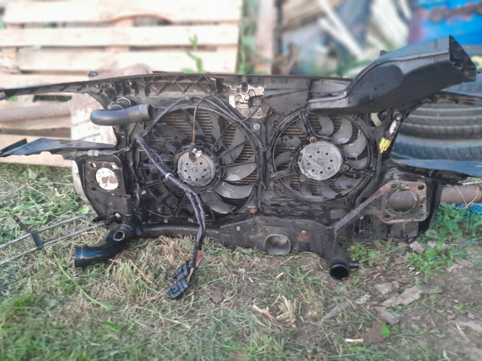 Pas przedni Audi a4 b7 2.0 tdi