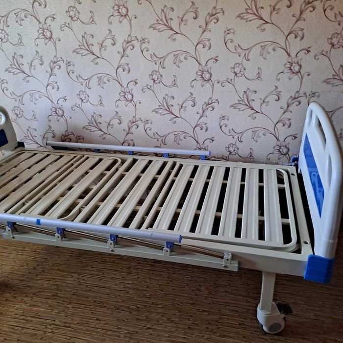 багатофункціональне ліжко для ліжковохворих людей
