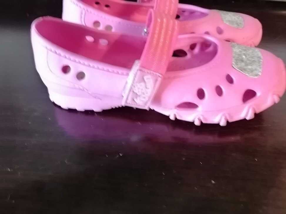 sapatos tipo crocs nº 33