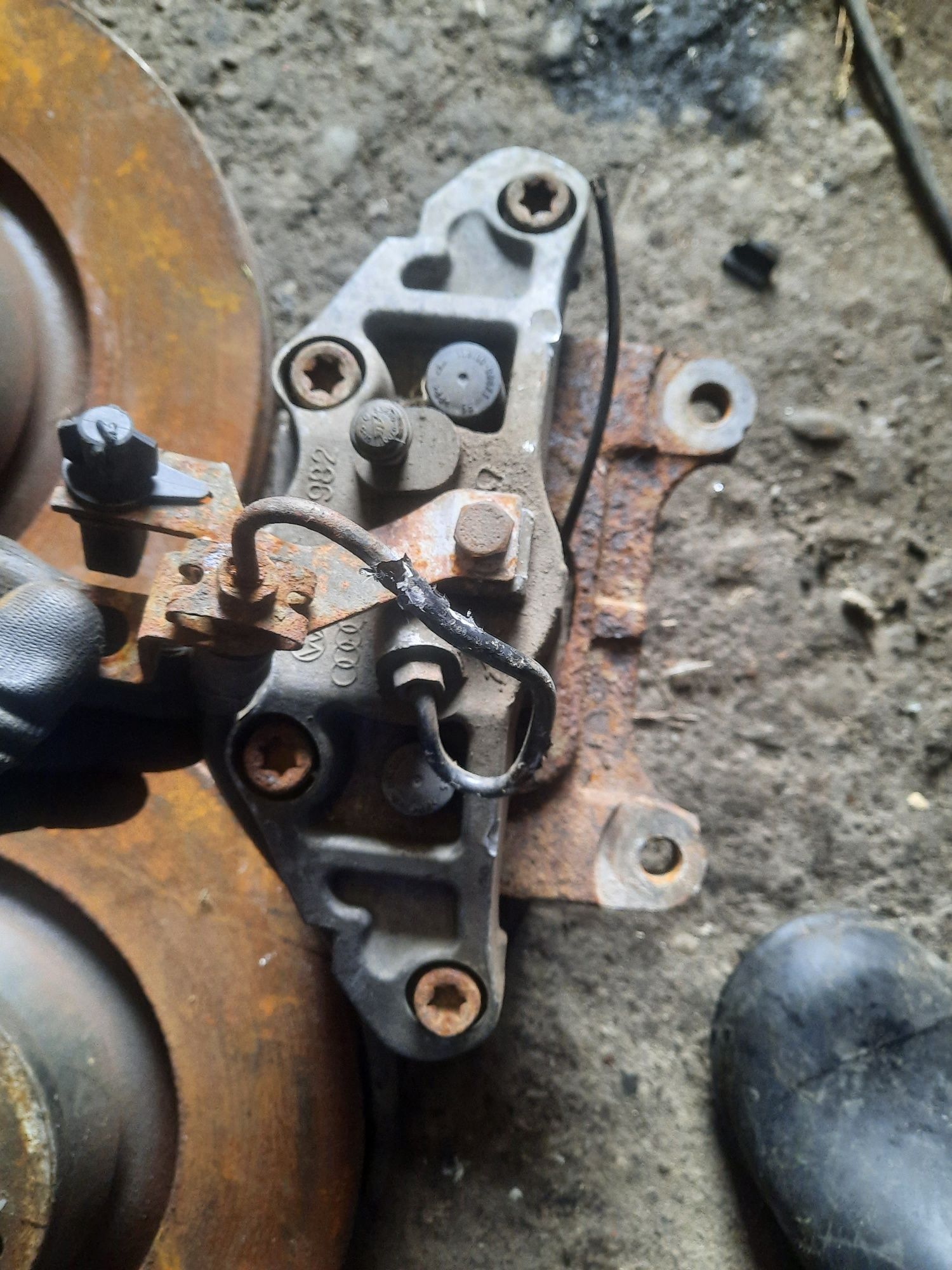 Audi a6 c6 hamulce przód zaciski tarcze 345mm swap