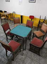 Mesa de jogo com 6 cadeiras
