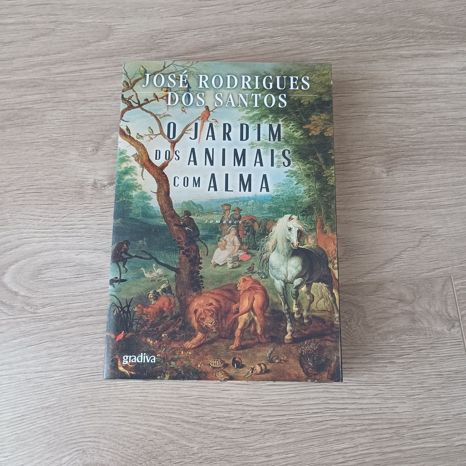 Livro "o jardim dos animais com alma"