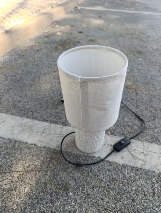 Aspirador e candeeiros usado mas bom estado.