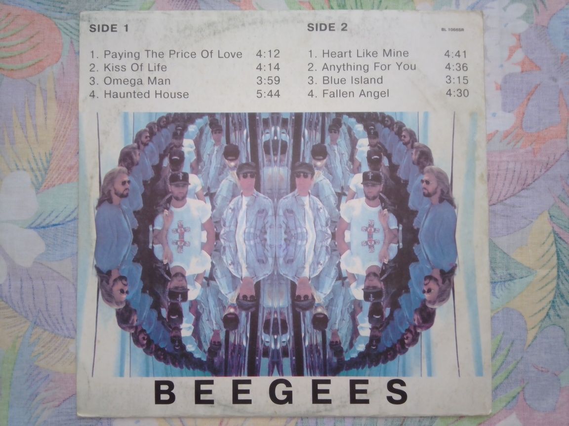 Винил Beegees Size isn't everything