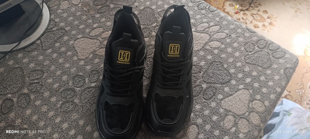 Не підійшов розмір трохи малі 41 по стелькі 26.5  42 по стелькі 27 см