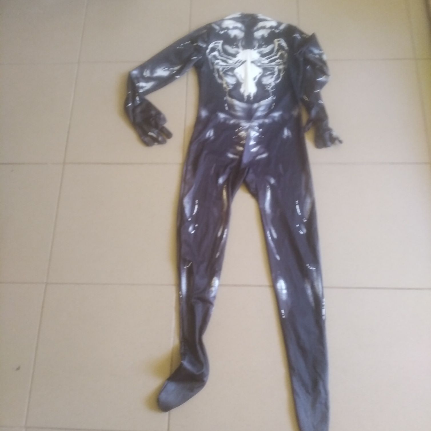 Strój Venom na 120 cm Czarny Spiderman