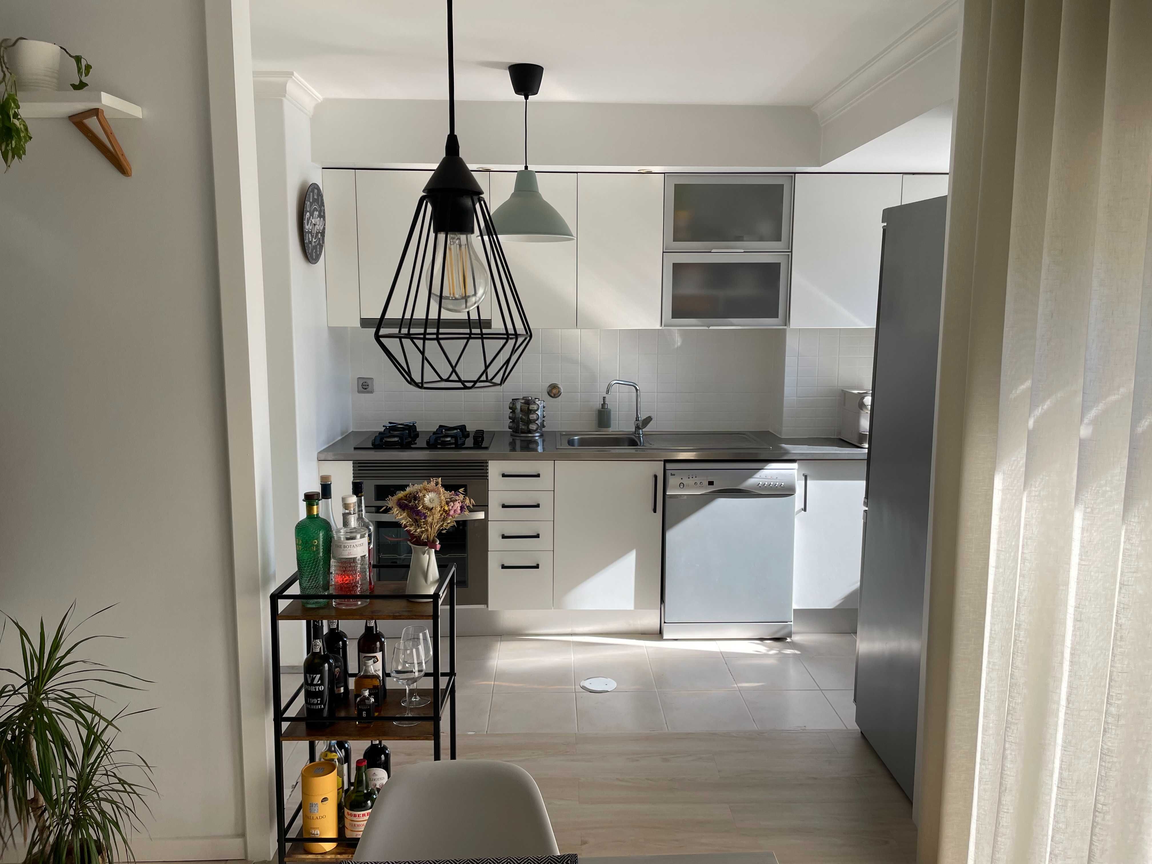 Apartamento T2 com 2 lugares de garagem em S. Mamede de Infesta
