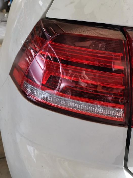 FAROLIM TRASEIRO ESQUERDO VOLKSWAGEN GOLF VII BERLINA BQ1BE2