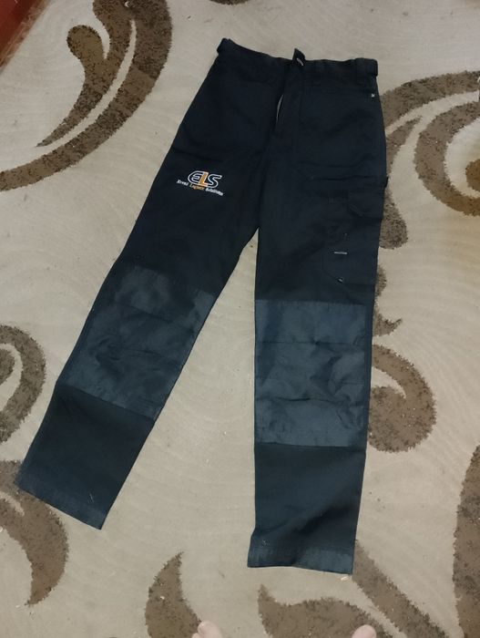 Ботинки зимни робочи 42 розмир 500 шапкы по. 200 красовкы 400