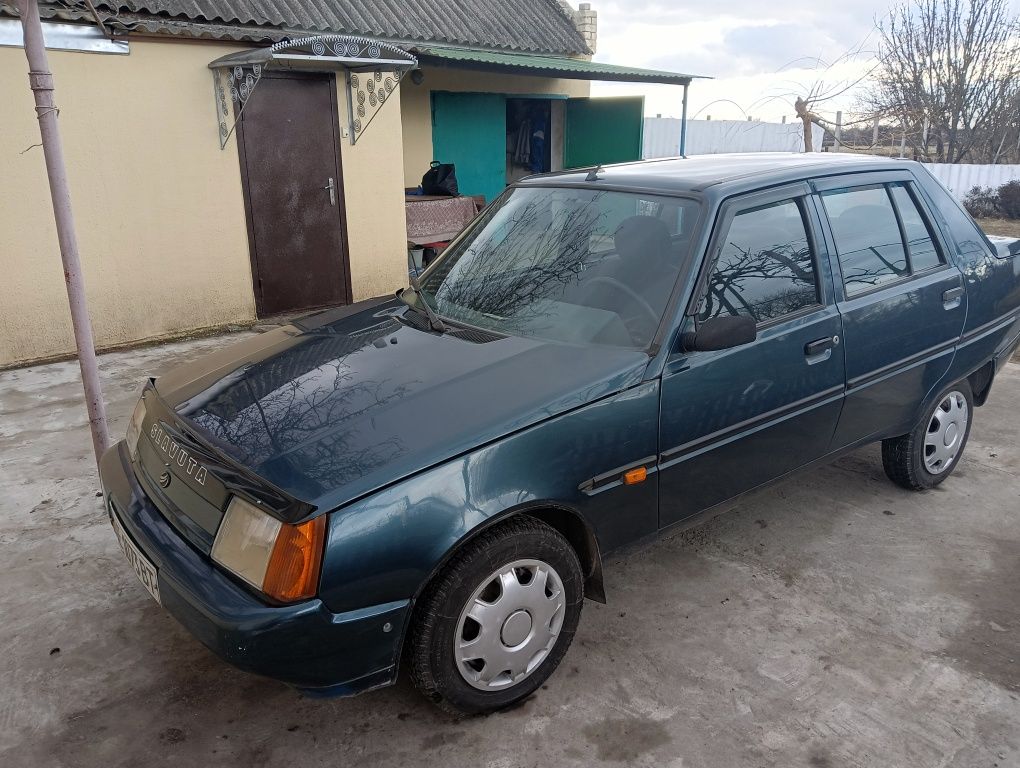 Продам Славута люкс 2004г