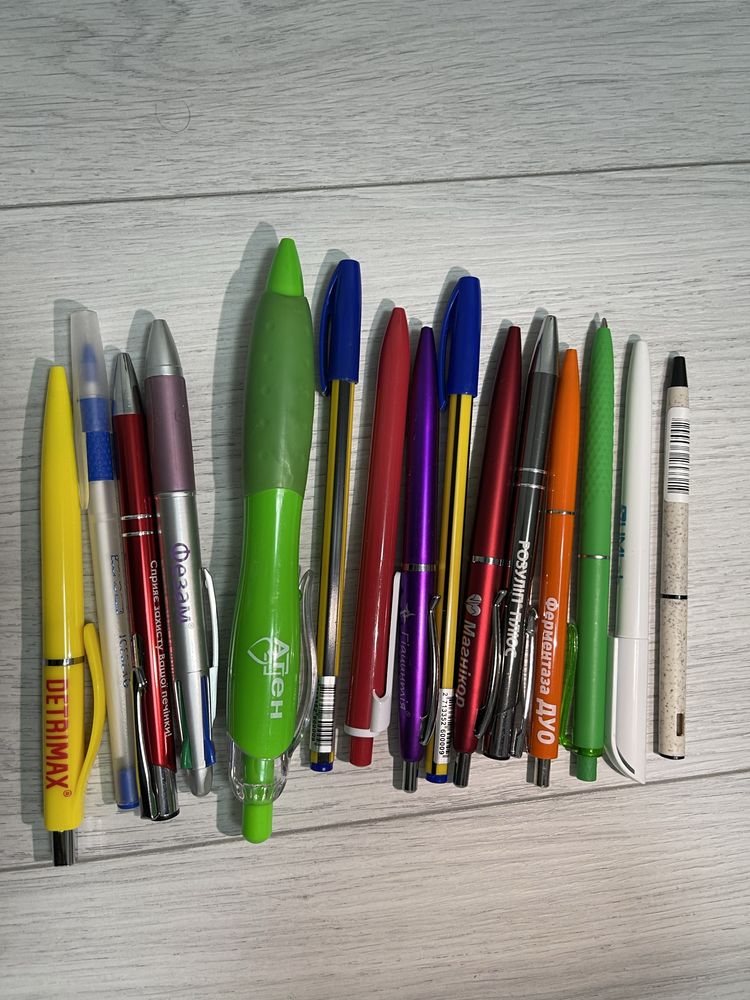 Шариковые ручки для письма