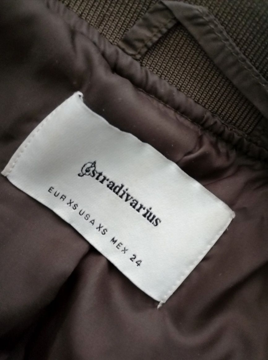 Kurtka pikowana bomberka wiatrówka Stradivarius XS khaki ciemna zieleń