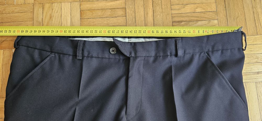 Garnitur granatowy wełniany 45% 58M/L uszkodzona marynarka i spodnie T