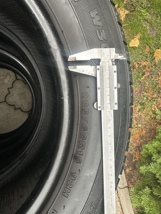 Шини, резина, 205/60/16