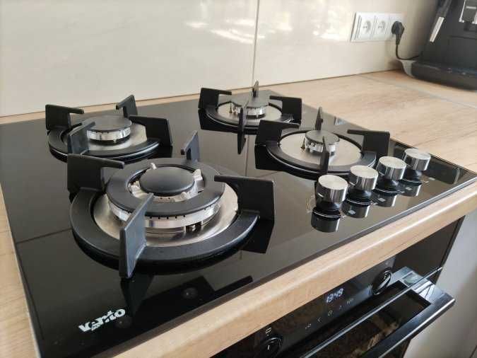 Газові варочні з скляною поверхнею Minola Ventolux Perfelli Whirpool