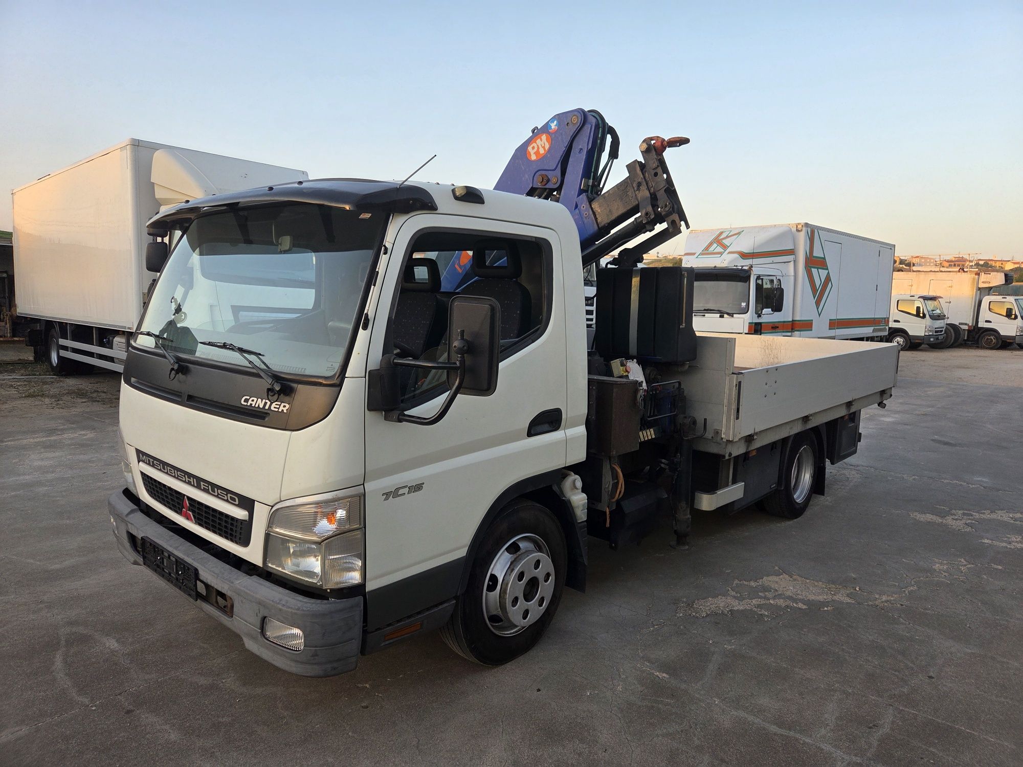Mitsubishi Canter Grua PM6