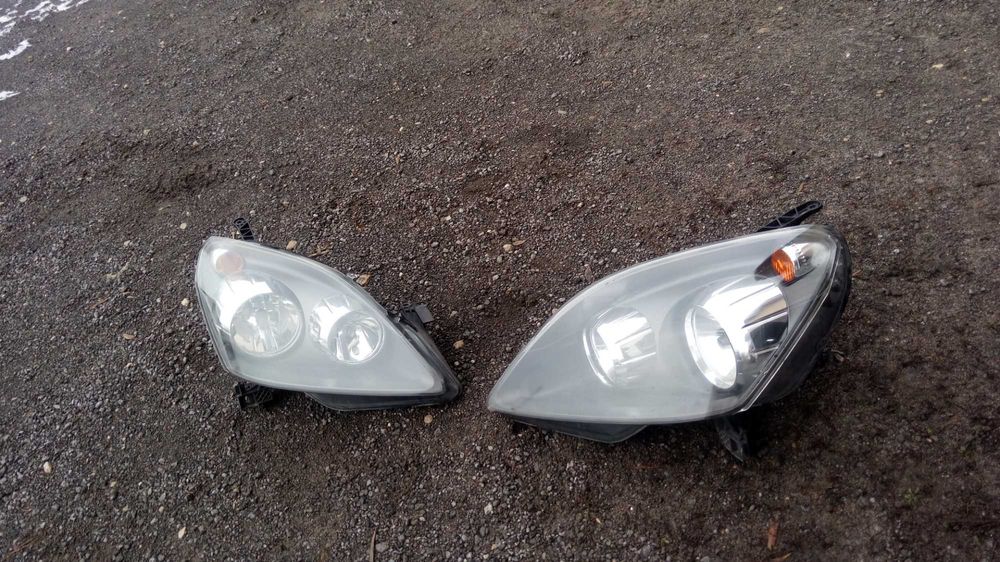 Opel Zafira B Lampa przód przednia lewa prawa ładna