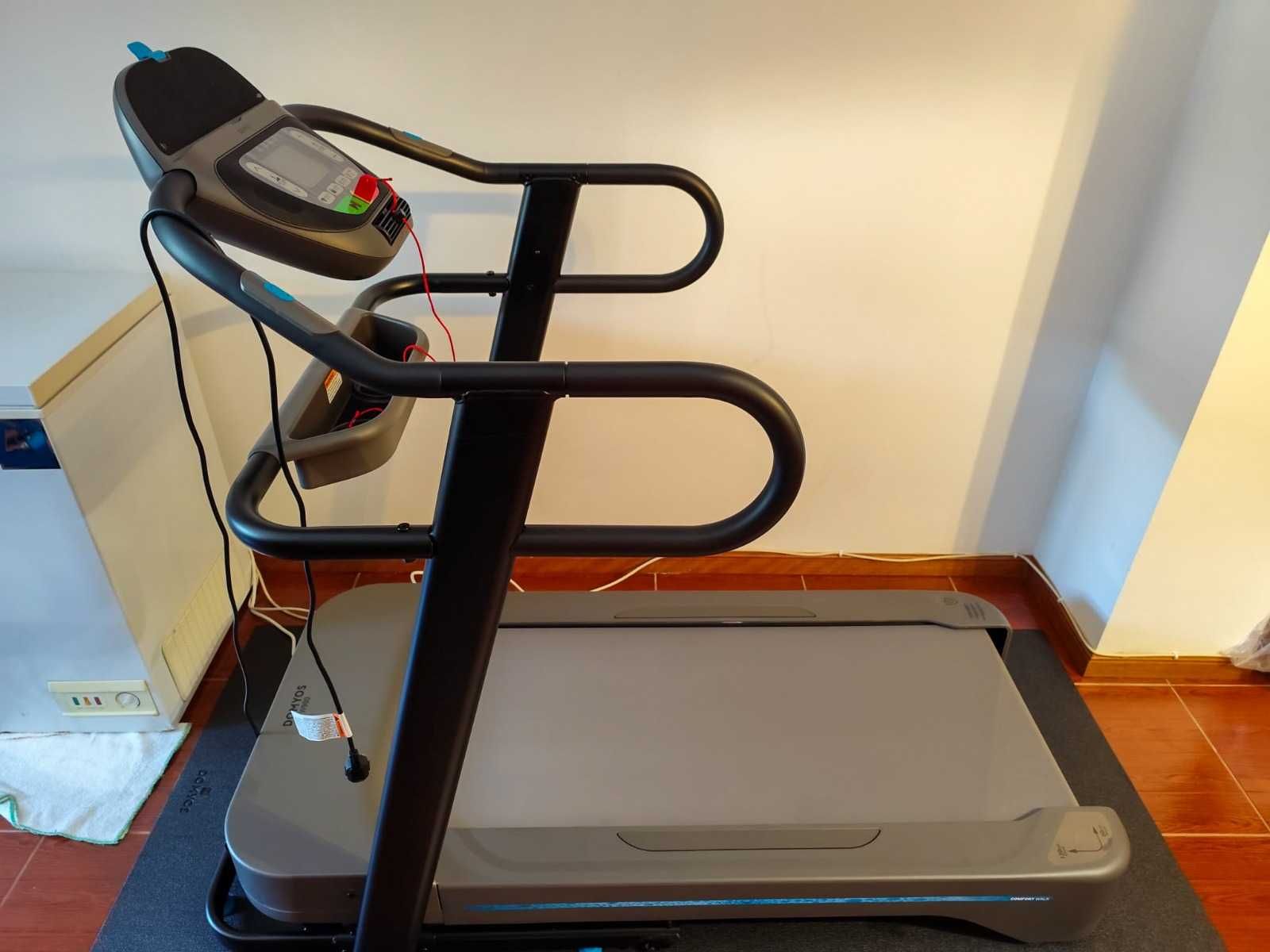 Passadeira de Corrida Domyos W900 – Como Nova