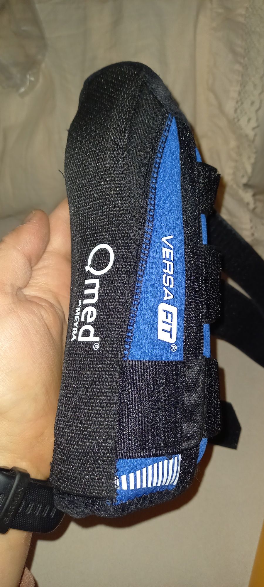 Orteza QMED VERSA FIT na rękę i przedramię, lewa, STANDARD (11-24 cm)