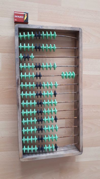 Stare duże liczydło