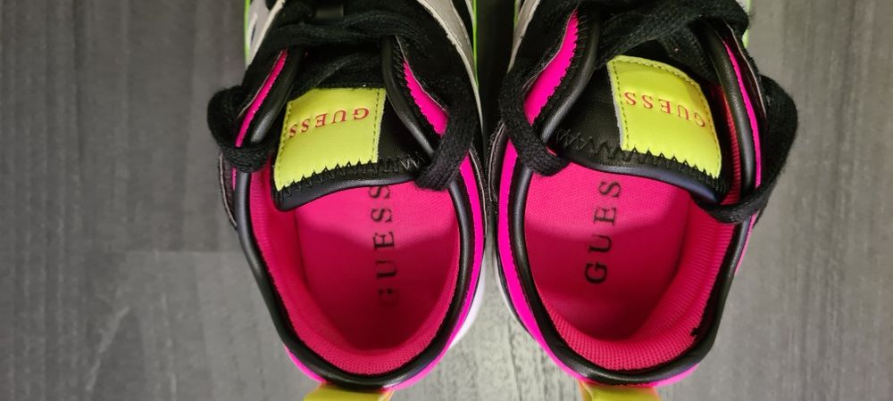 Ténis Guess 37 - como novos