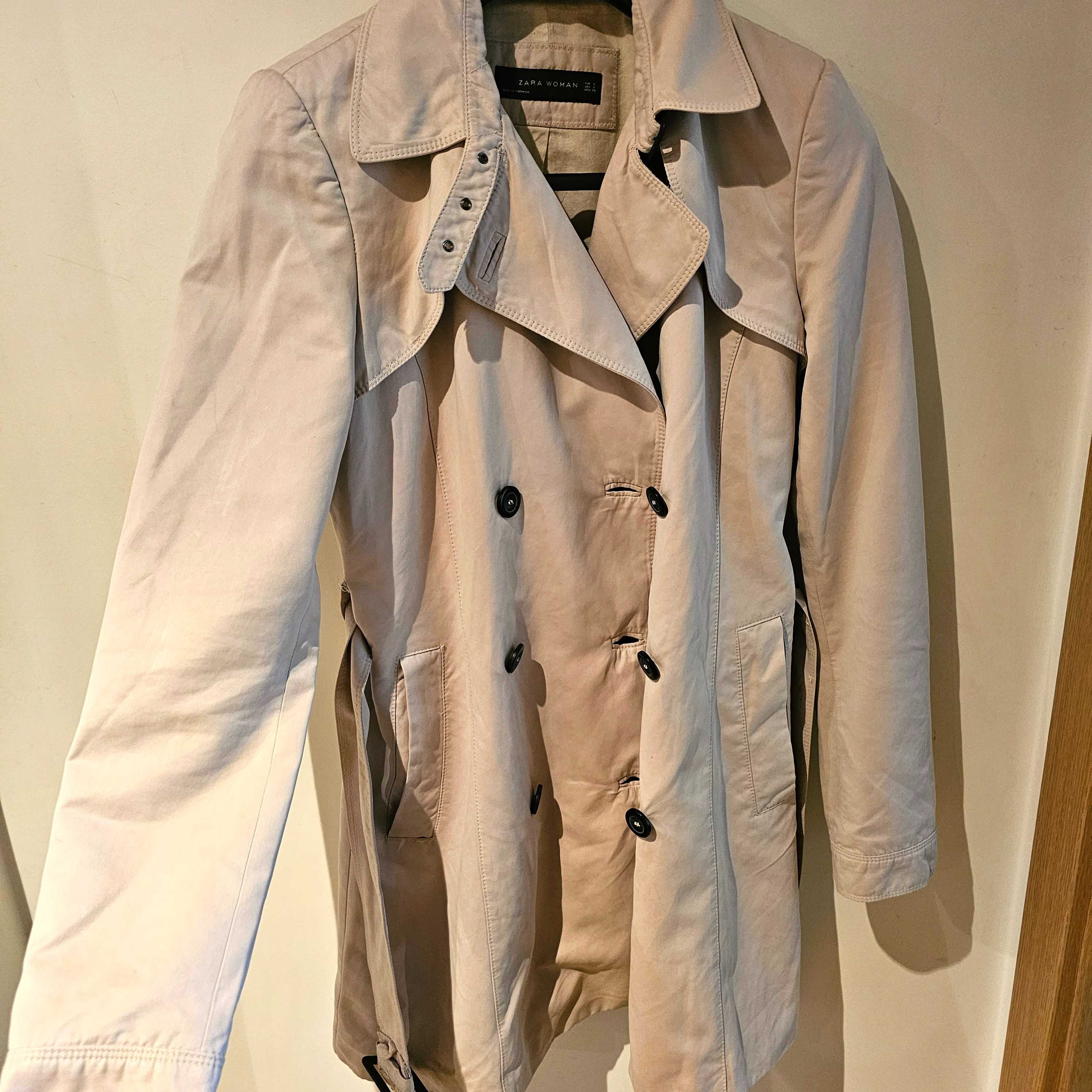 Gabardina Trench curta Zara