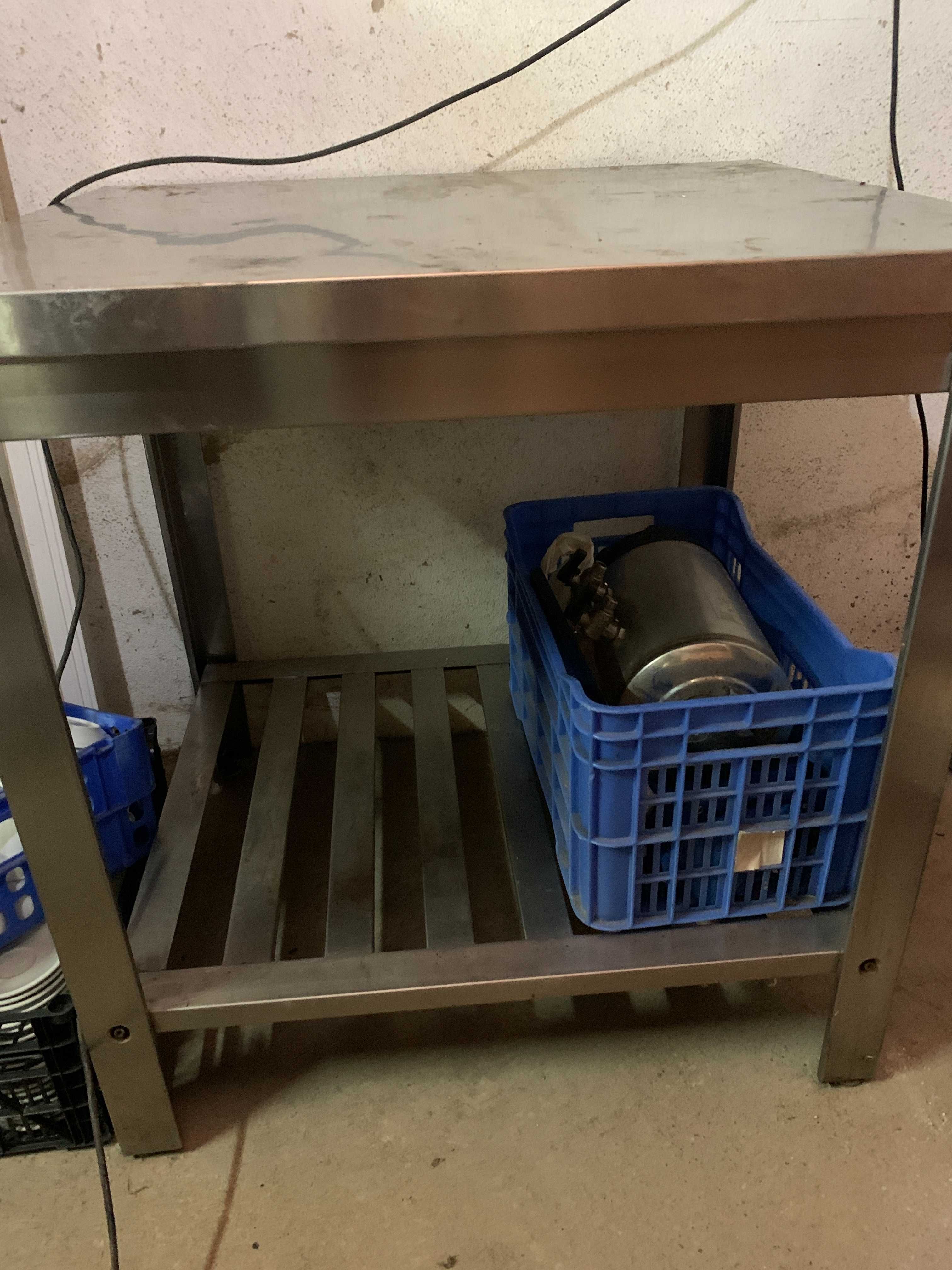 Mesa em Inox em bom estado