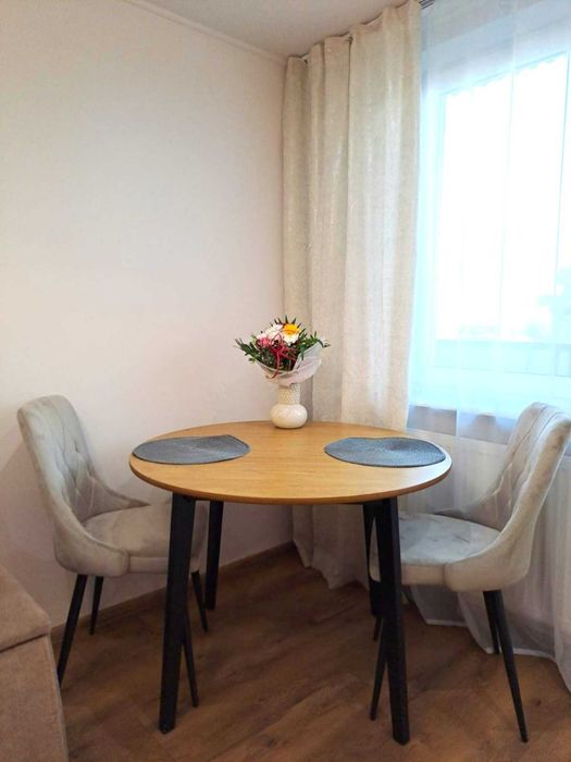 Kawalerka po remoncie — balkon, światłowód, idealna pod wynajem