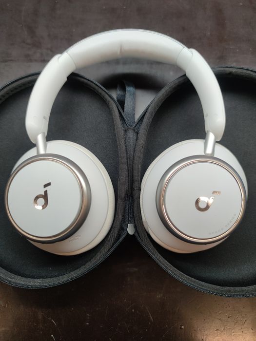 Навушники Anker Soundcore Q45 з мікрофоном.