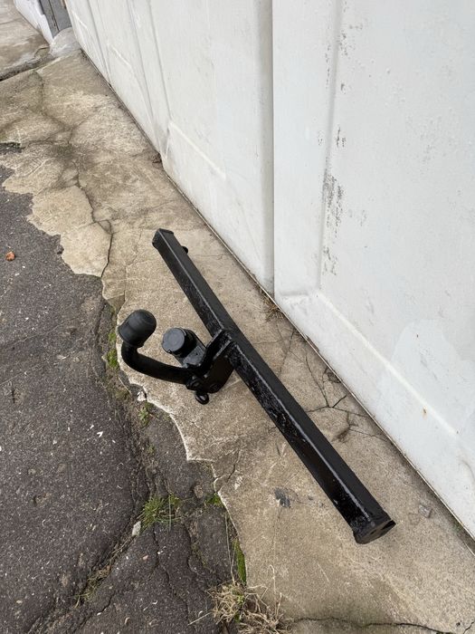 Фаркоп на тоета авенсис 2003-2008 г.