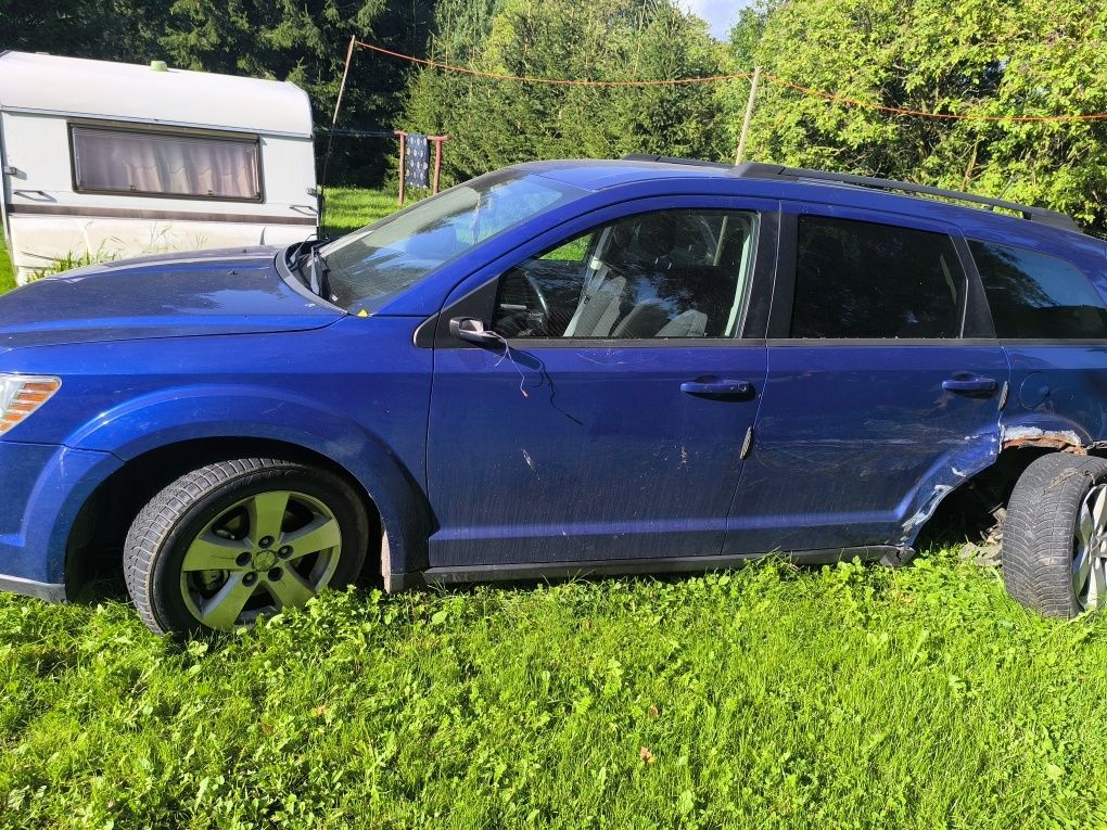 Sprzedam dodge po kolizji