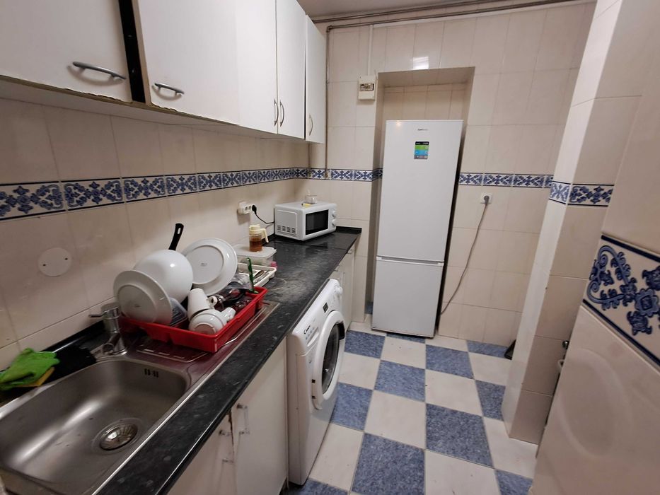 Quarto CASAL. Metro Marquês. CentroLISBOA. Entrada imediata.