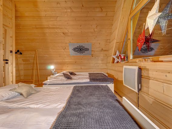 ZAKOPANE - drewniany domek z bali w lesie z gorącym jacuzzi 1-8 osob