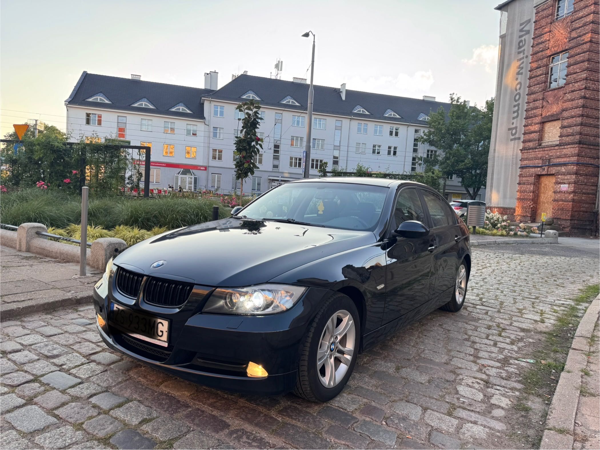 BMW E90 318i shadow line