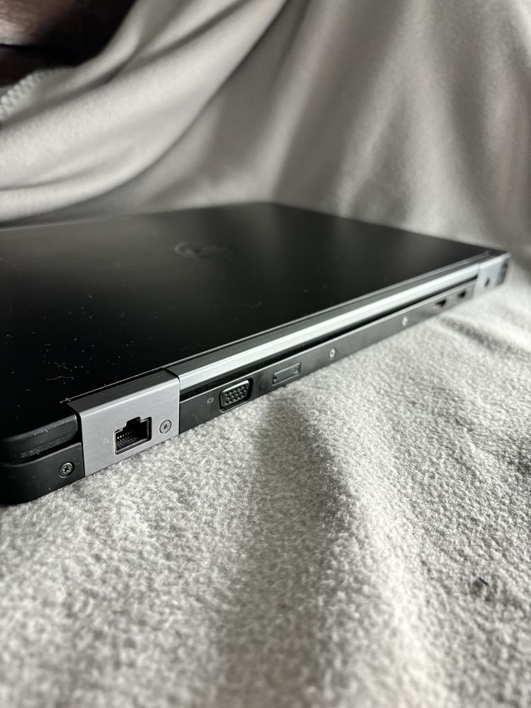 Dell E5570 озу 12гб inteli5