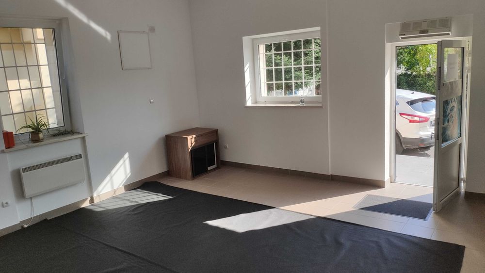 Lokal usługowo, biurowo, handlowy do wynajęcia w Krasnem