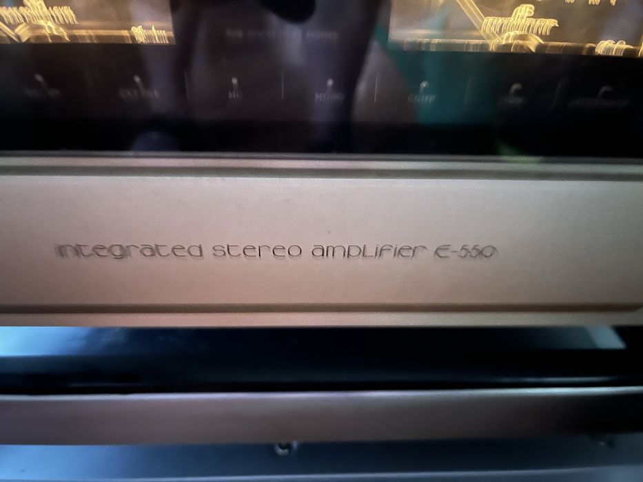 Wzmacniacz Accuphase E550