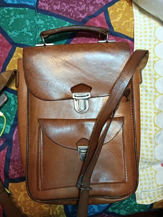 Mala em couro excelente